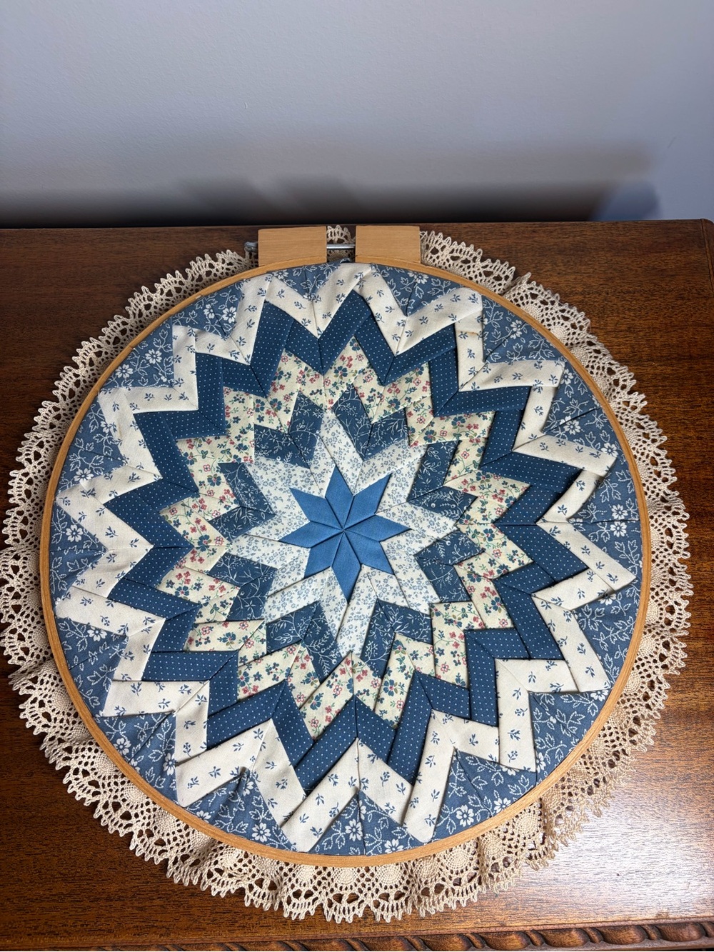 VTG Cottagecore Handmade Folded Star Quilt Wall Hanging Wooden Hoop Prairie